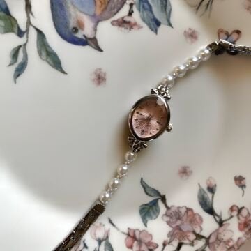Pembe Oval Kadran İnci Tasarım Saat