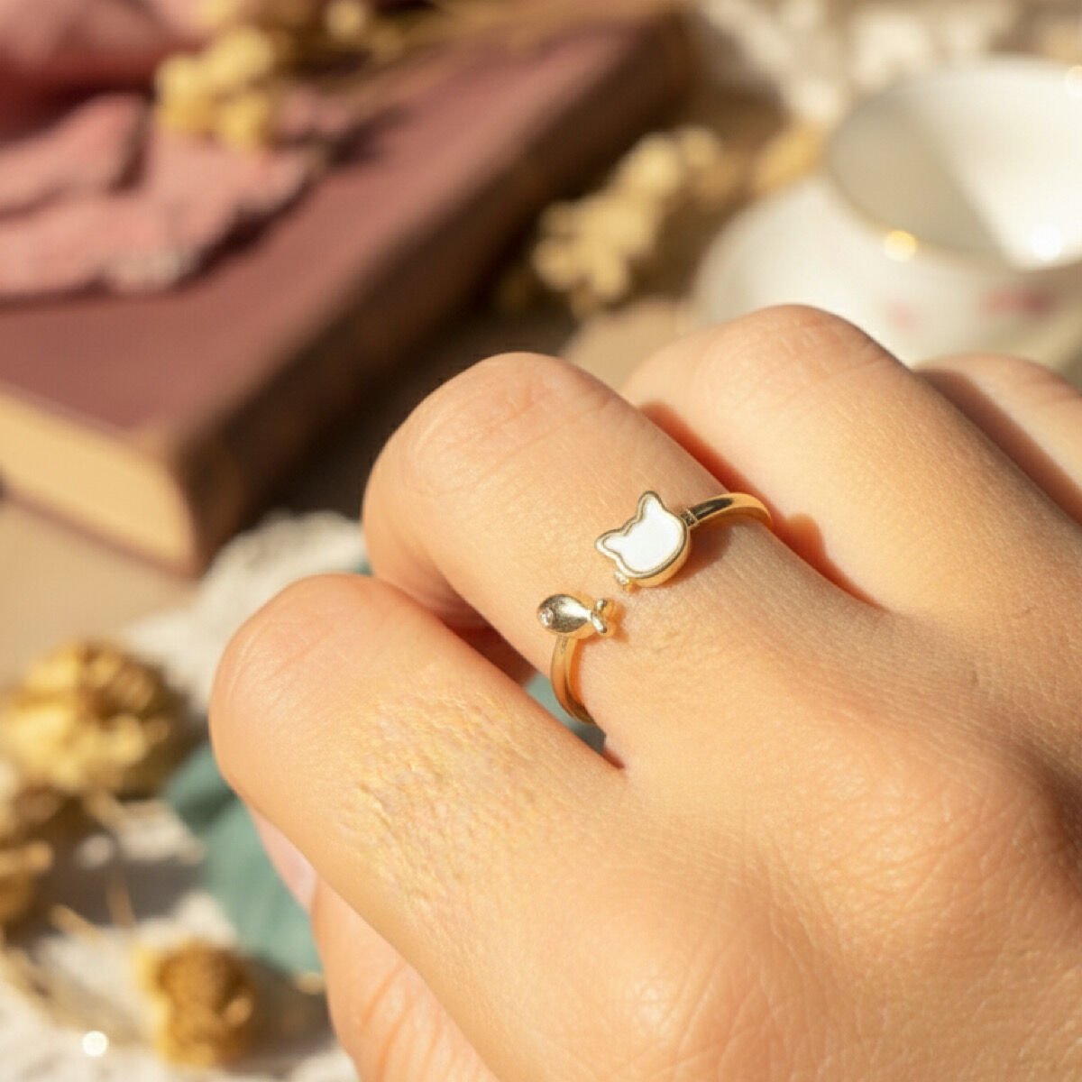 Balık ve Kedi Beyaz Mineli Vintage Yüzük