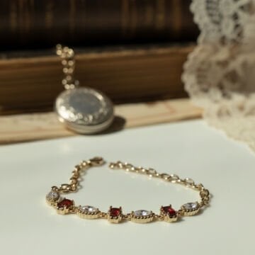 Kırmızı Taşlı Vintage Bileklik