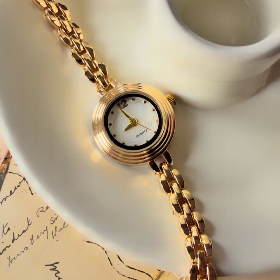 Gold Minimal Tasarım Saat