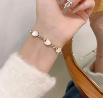 Kalp Tasarım Retro Bileklik