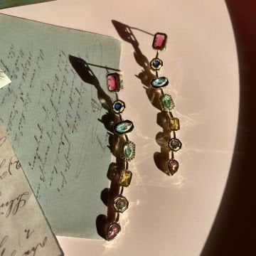 Renkli Zirkon Taşlı Tasarım Küpe
