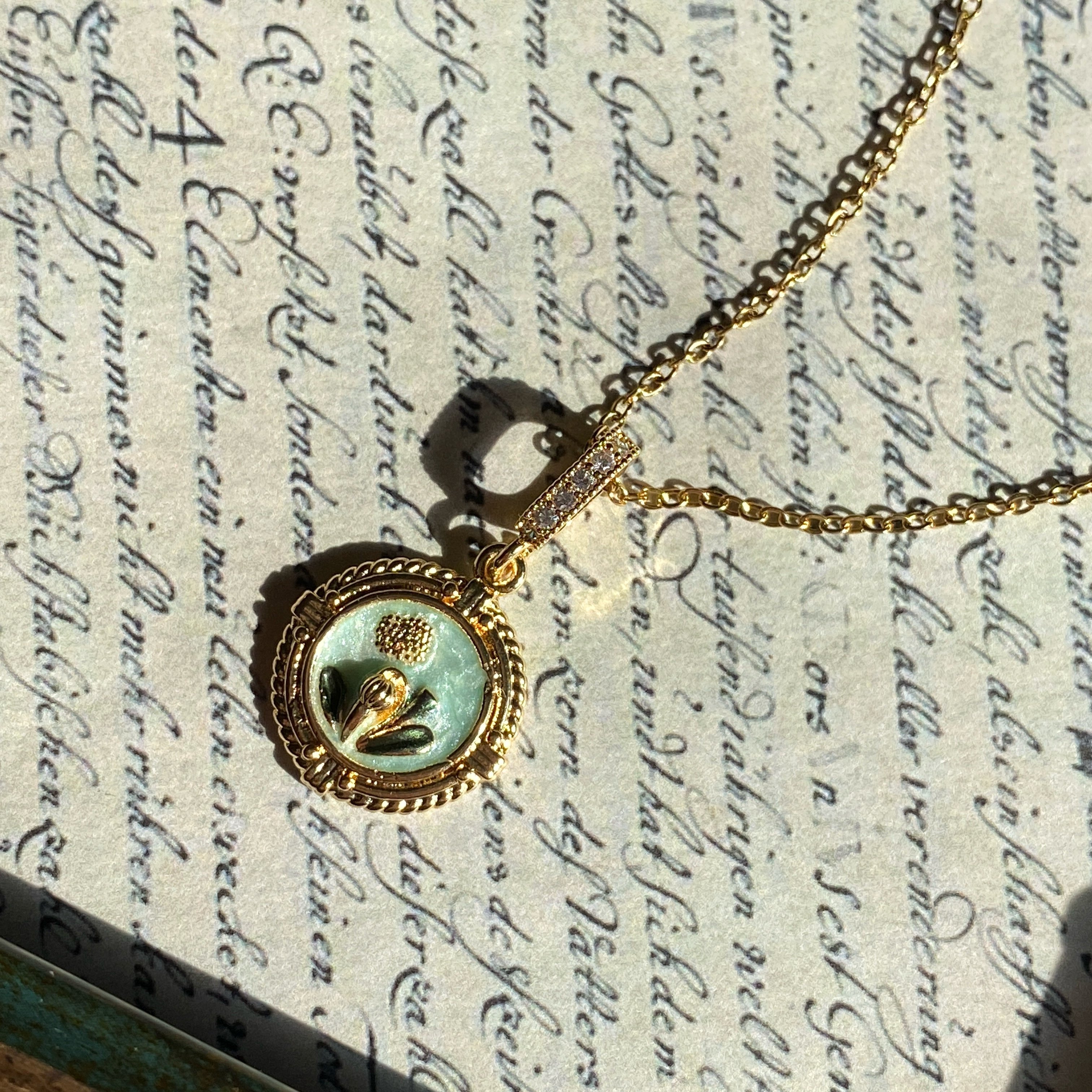 Lale Motifli Vintage Çelik Kolye