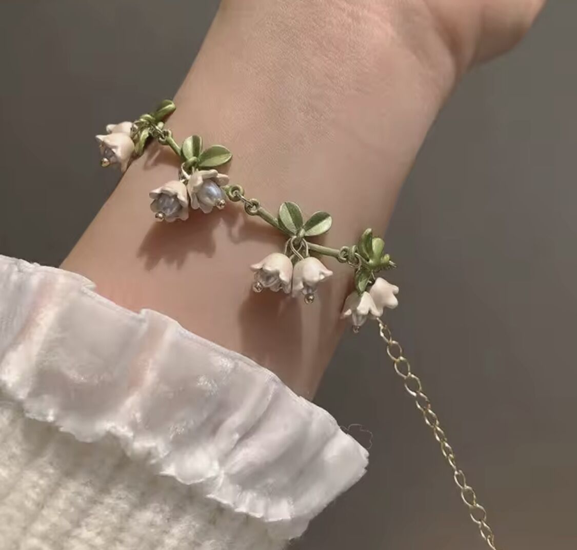 Vintage Beyaz Çiçek Tasarım Bileklik