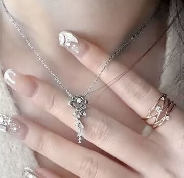 Rose Whisper Gümüş Kolye