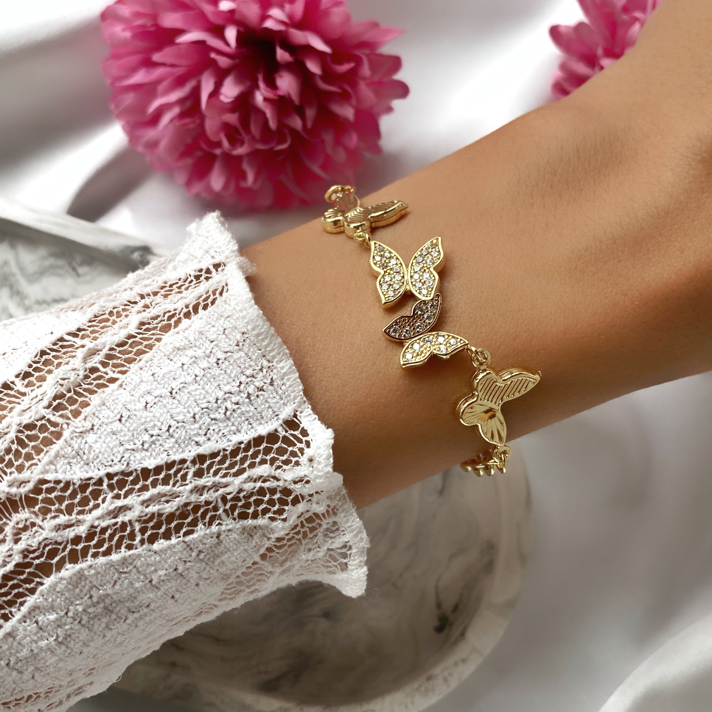 Wings of Elegance Bileklik
