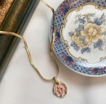 Vintage İnci Detaylı Pembe Çelik Kolye