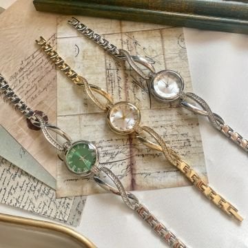 Elegant Taş Detaylı Saat