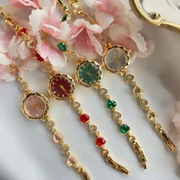 Vintage Taşlı Kalp Tasarım Kordon Saat