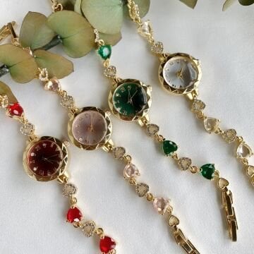 Vintage Taşlı Kalp Tasarım Kordon Saat