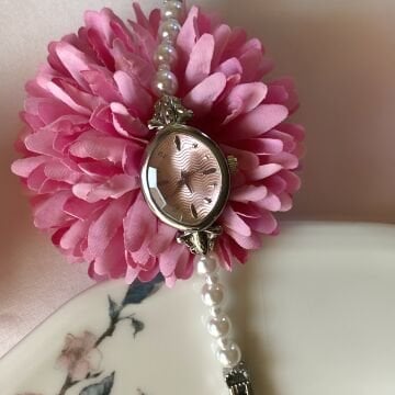 Pembe Oval Kadran İnci Tasarım Saat