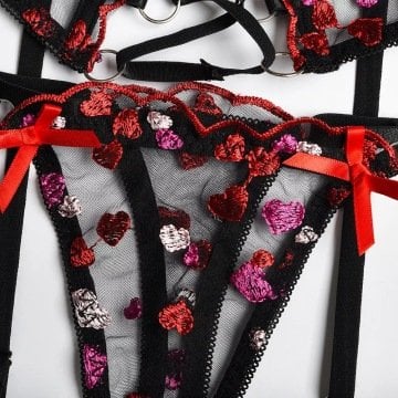 Kalp Desenli Korseli İç Çamaşırı Takım