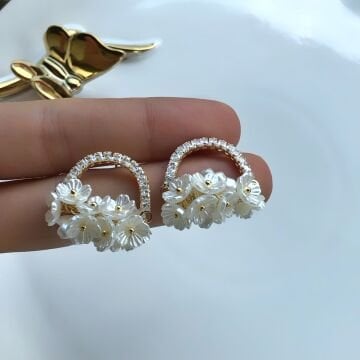 Kristal Taşlı Buket Küpe