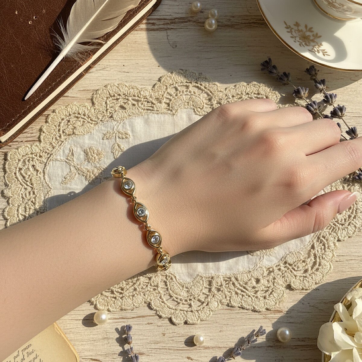 Eye Design Taşlı Tasarım Bileklik