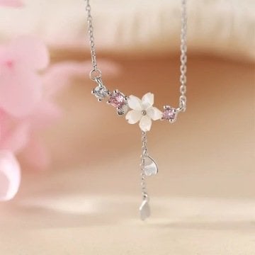 Flower Taşlı Gümüş Kolye