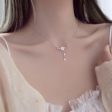 Flower Taşlı Gümüş Kolye