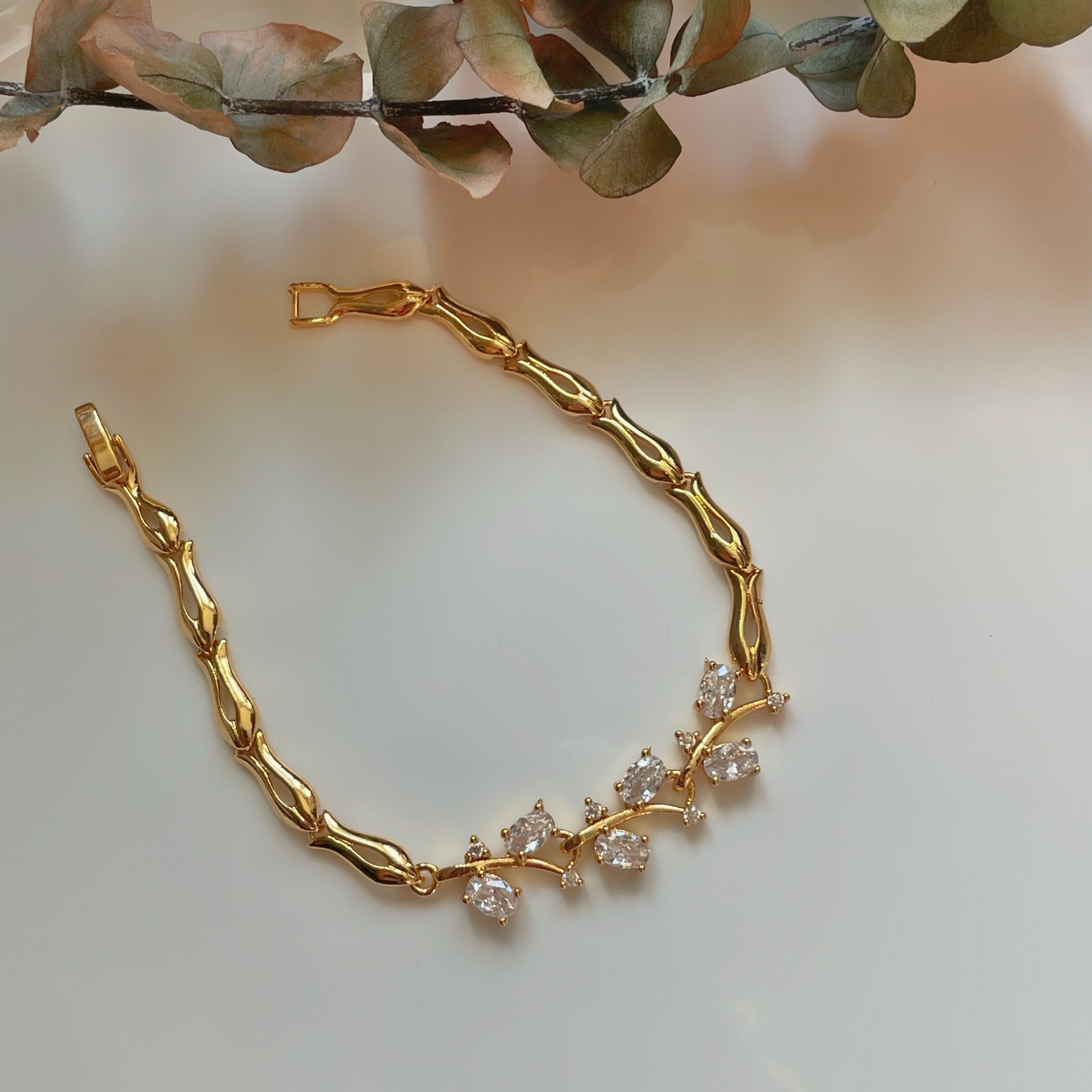 Sarmaşık Zirkon Taşlı Gold Tasarım Bileklik
