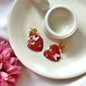 Vintage Kelebek Detaylı Kalp Tasarım Küpe