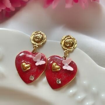 Vintage Kelebek Detaylı Kalp Tasarım Küpe