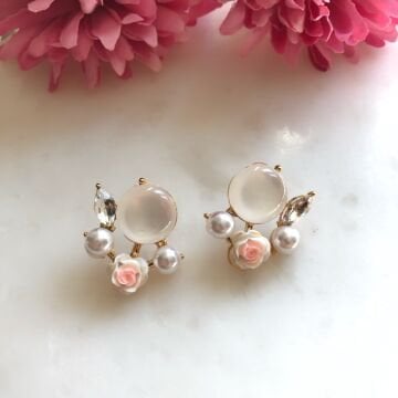 Gül ve İnci Detaylı Renkli Taşlı Vintage Küpeler