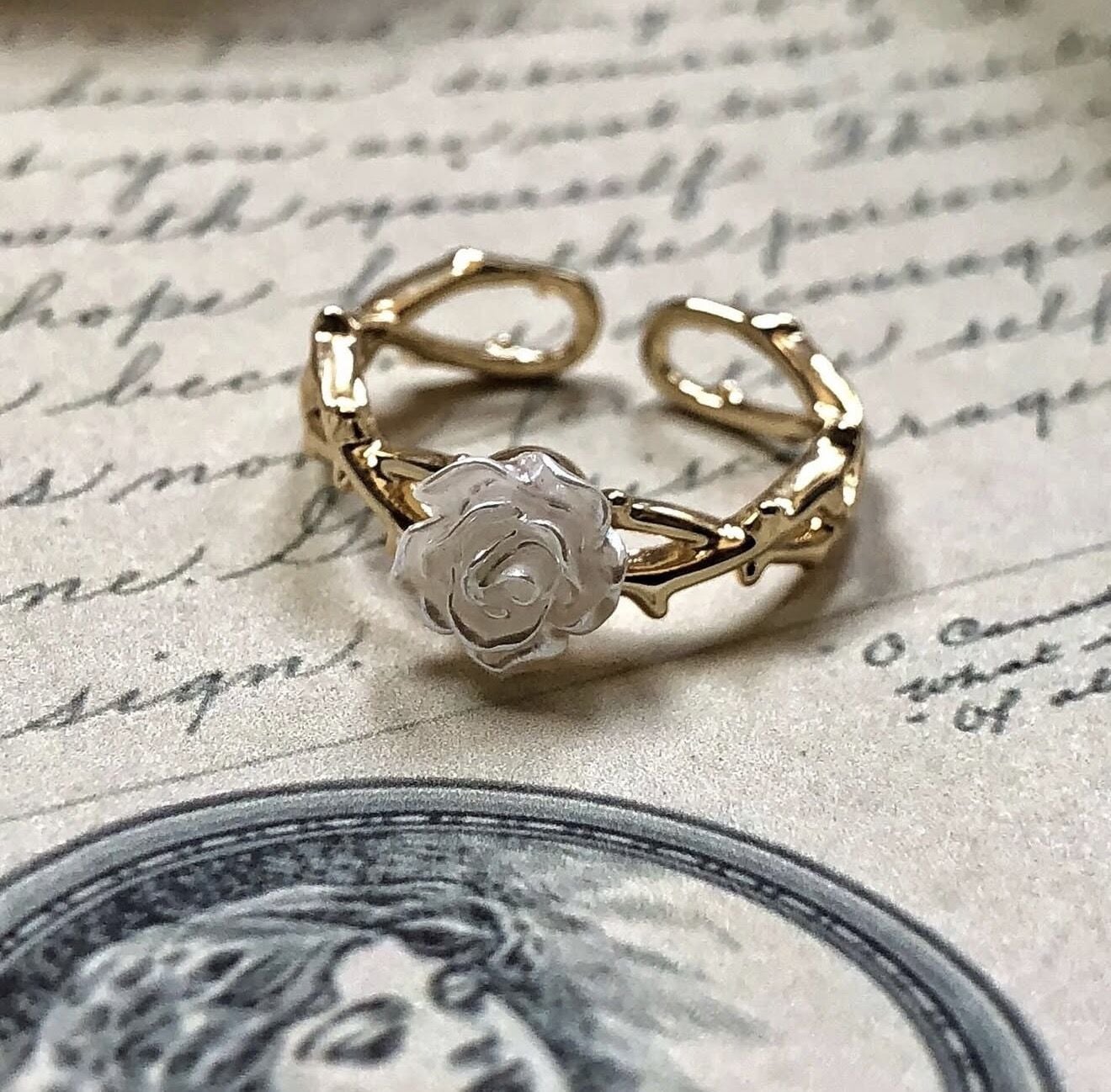 Beyaz Gül Tasarım Vintage Yüzük