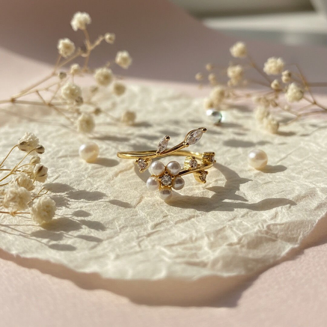 İnci Detaylı Çiçek Figürlü Taşlı Tasarım Yüzük