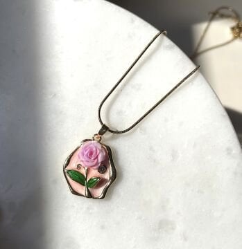Elegant Pembe Gül Tasarım Çelik Kolye