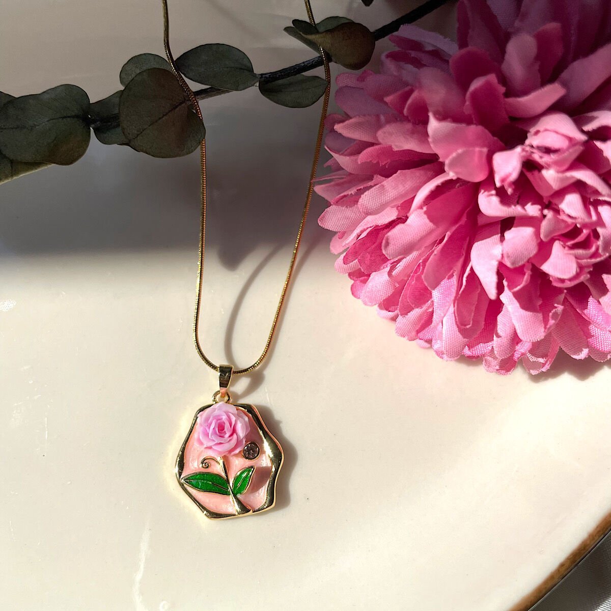Elegant Pembe Gül Tasarım Çelik Kolye