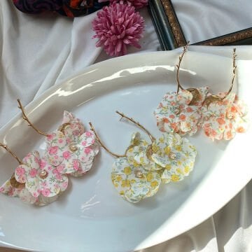 Vintage İnci Detay Çiçek Desenli Küpeler