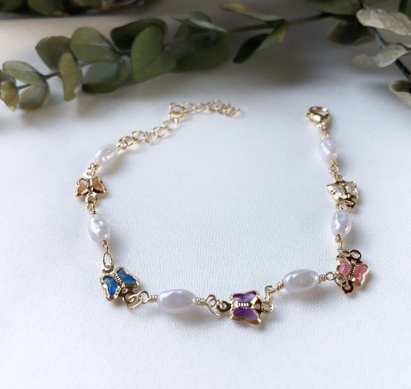 İncili Renkli Kelebek Tasarım Bileklik