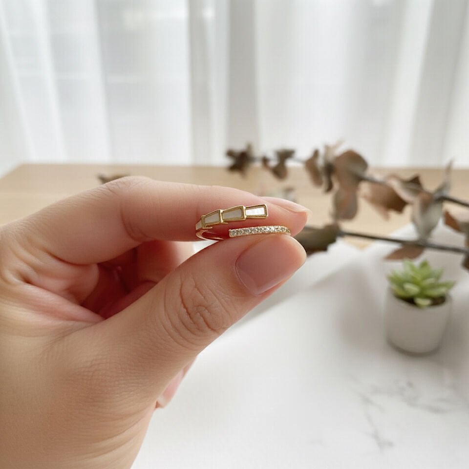 Beyaz Mineli Tasarım Yüzük