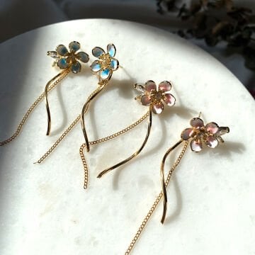 Püskül Detaylı Pembe ve Mavi Çiçek Küpeler