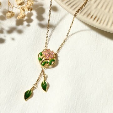 Pembe Çiçek Yeşil Yaprak Tasarım Çelik Kolye