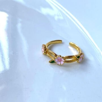 Yeşil Yapraklı Pembe Çiçek Yüzük