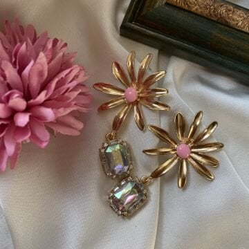 Kristal Taşlı Gold Çiçek Küpe