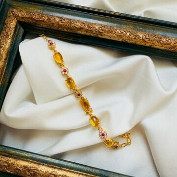 Amber Taşlı Kırmızı Çiçekli Tasarım Bileklik