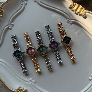 Köşeli Kadran Roma Rakamlı Tasarım Saat