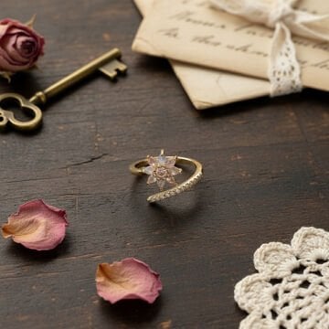 Renkli Taşlı Çiçek Yüzük