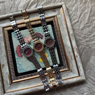 Taş Çerçeve Yuvarlak Kasa Saatler