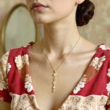 Zirkon Taşlı Yaprak ve Kelebek Figürlü Çelik Kolye