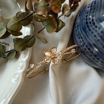 Zirkon Taşlı Beyaz Mineli Çiçek Tasarım Halka Bileklik