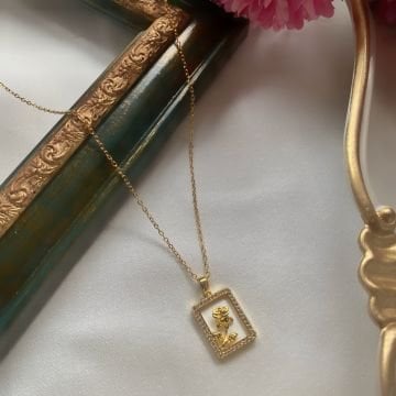 Taşlı Çerçeve Vintage Gül Çelik Kolye