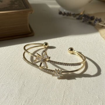 Çiçek Motifli Taş Detaylı Halka Bileklik