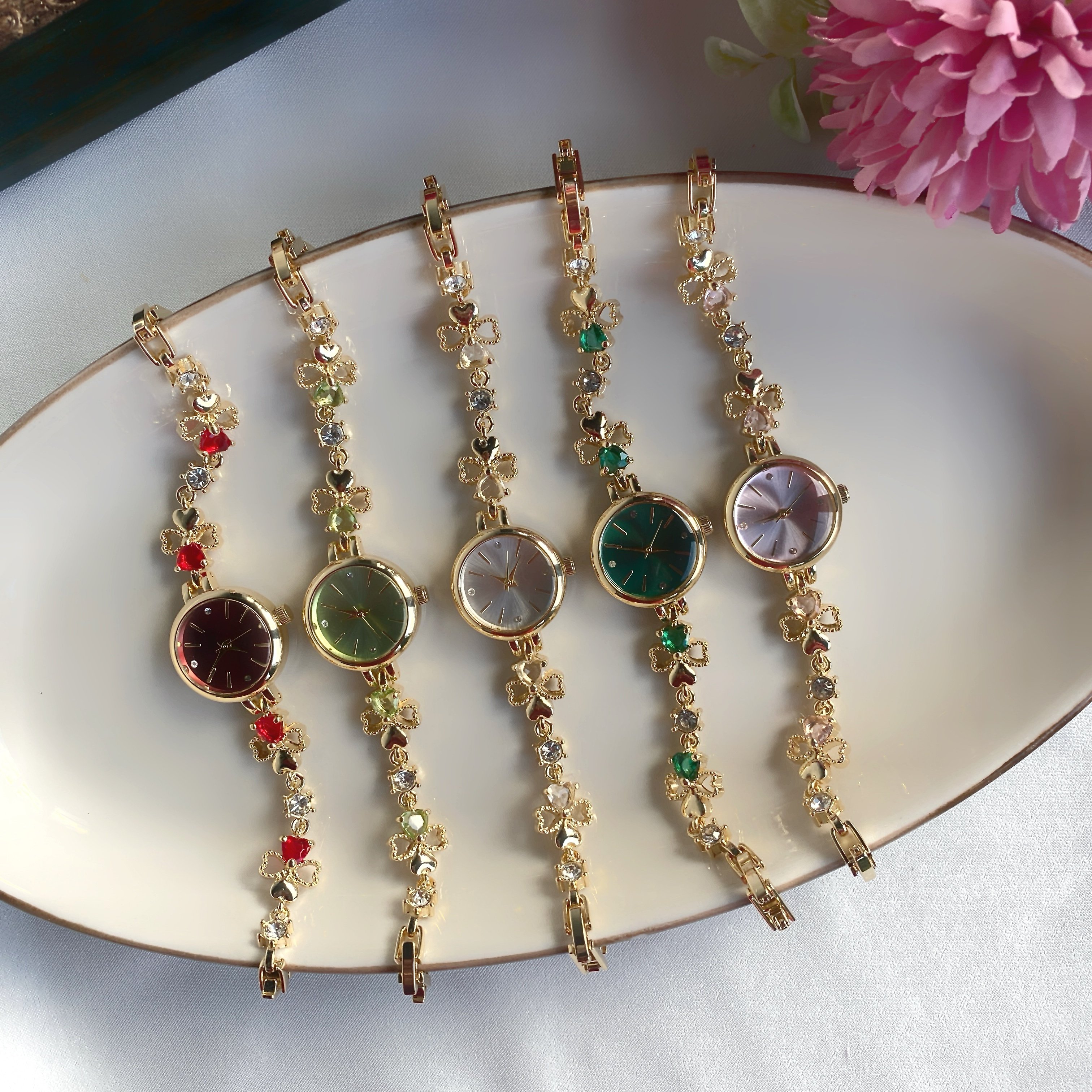 Vintage Renkli Çiçek Tasarım Saat