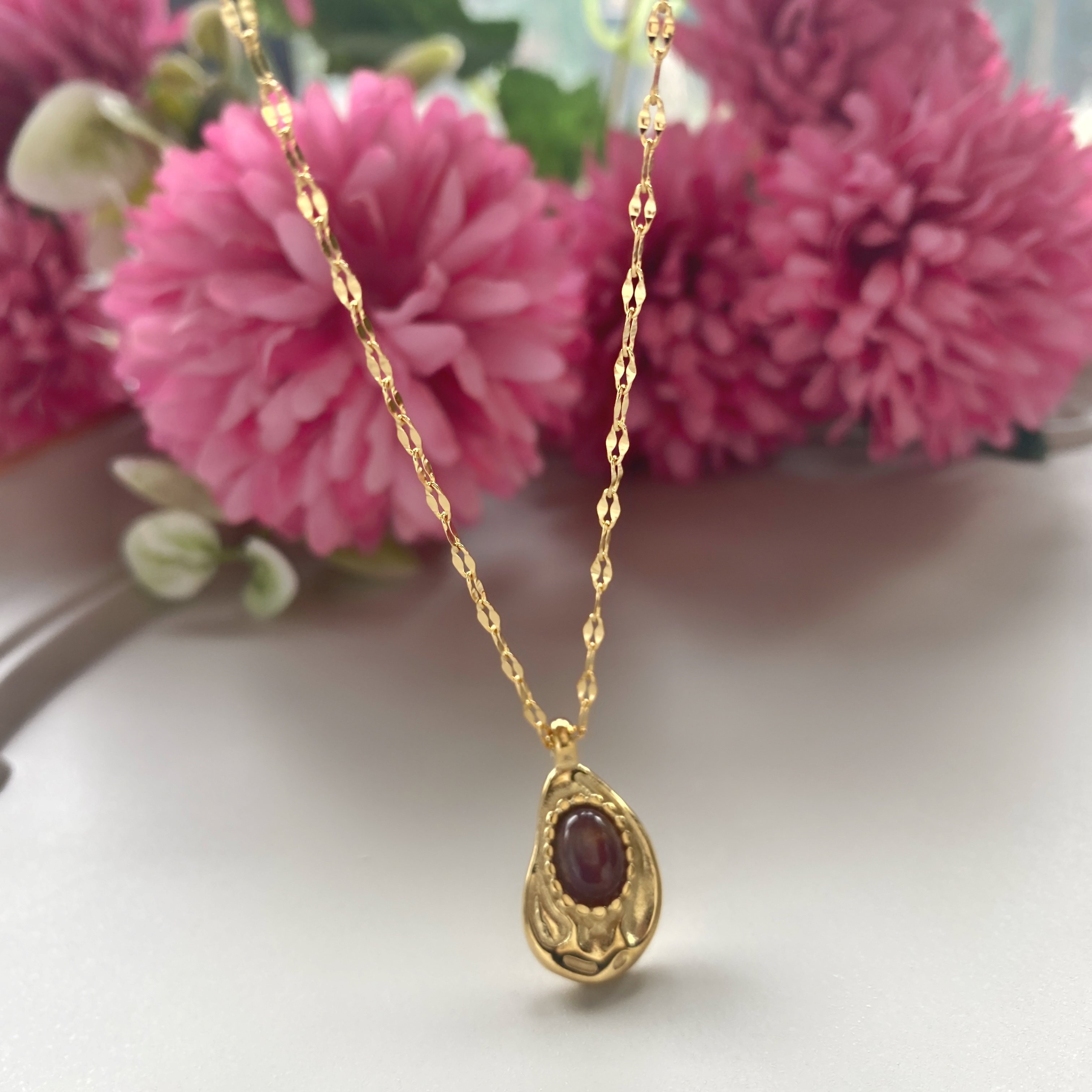 Vintage Oval Mürdüm Taşlı Çelik Kolye