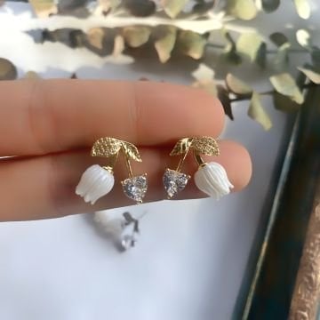 Zirkon Taşlı Vintage Lale Küpe