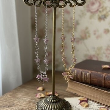 Çiçek Detaylı Kurdele Vintage Kolyeler