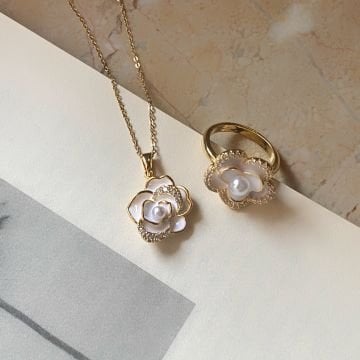 Vintage İnci Detaylı Beyaz Gül Çelik Yüzük