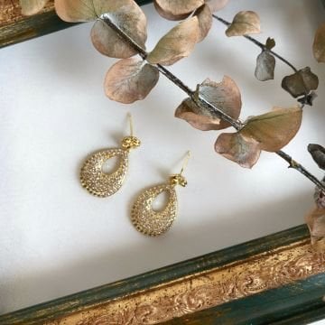 Çiçek Detaylı Taşlı Vintage Küpe