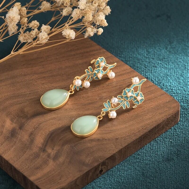 Yeşim Taşlı Çiçekli Damla Gümüş Küpe